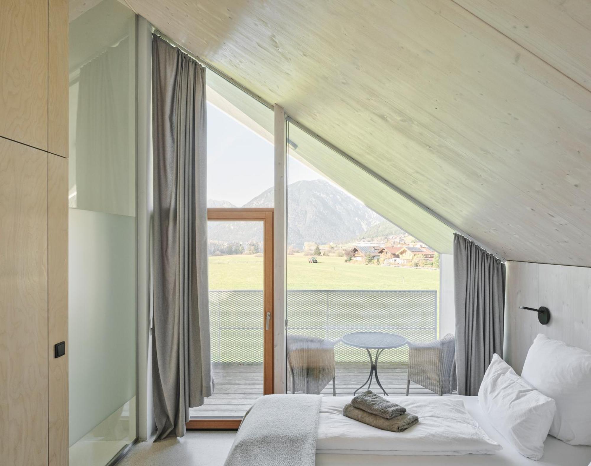 Urban Mountain Chalet With Lake View Maurach  Kültér fotó